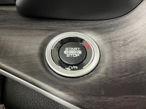 Used 2022 Jeep Grand Cherokee Limited AWD/4WD image 24