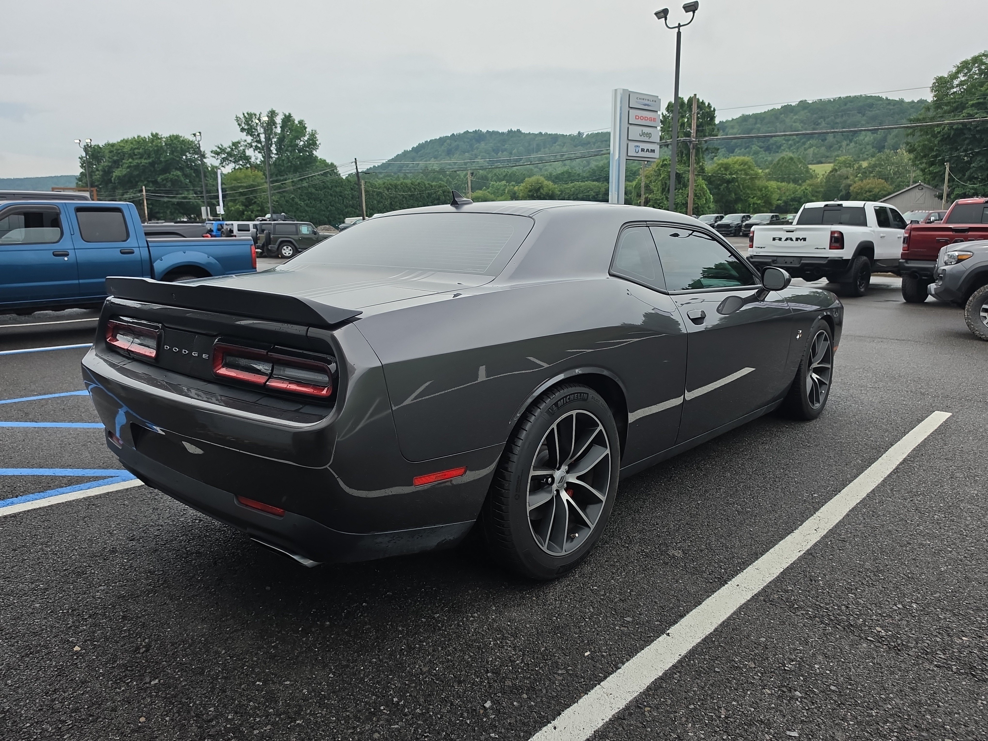 Used 2018 Dodge Challenger R/T Scat Pack RWD image 3