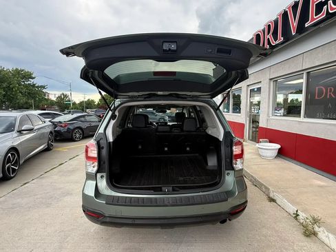 Used 2017 Subaru Forester 2.5i Touring AWD/4WD image 21