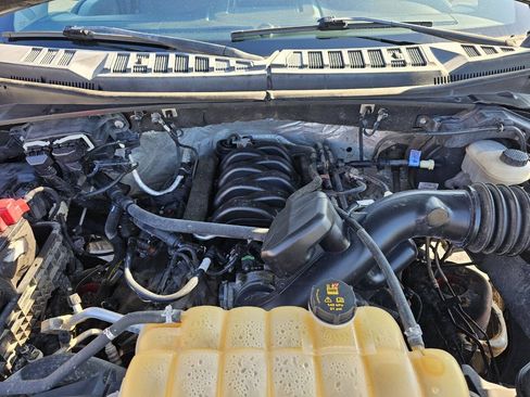 Used 2015 Ford F150 XLT AWD/4WD image 22
