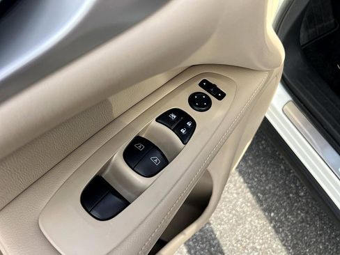 Used 2018 Nissan Pathfinder Platinum image 21