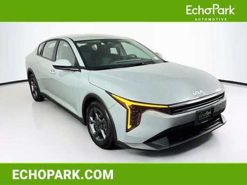 Used 2025 Kia K4 FWD image 1