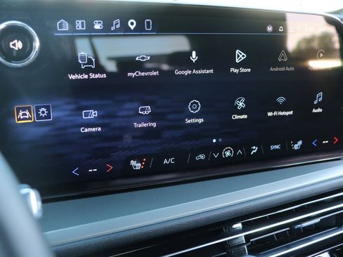 Used 2026 Chevrolet Traverse LT image 21