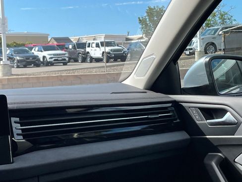 Used 2025 Volkswagen Jetta SE image 35