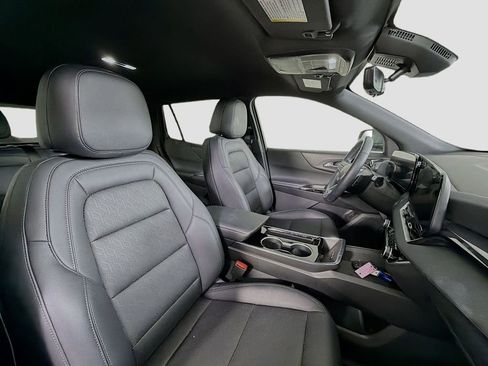 Used 2025 Chevrolet Equinox LT w/ Convenience Package II image 28