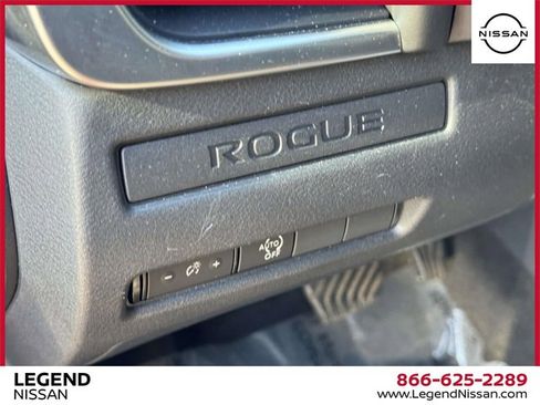 Used 2023 Nissan Rogue S image 17