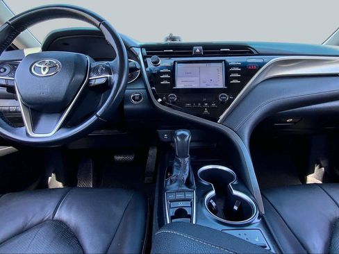 Used 2018 Toyota Camry XSE FWD image 15