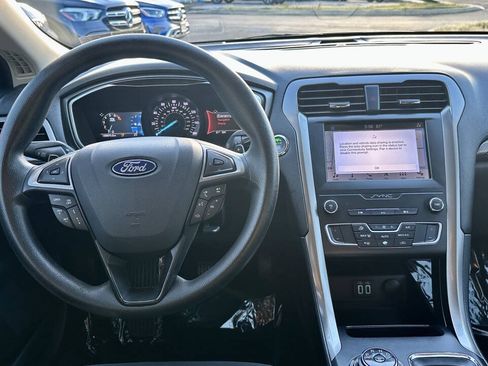 Used 2019 Ford Fusion SE FWD image 20