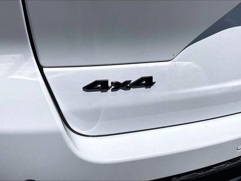 Used 2024 Jeep Grand Cherokee Altitude AWD/4WD image 23