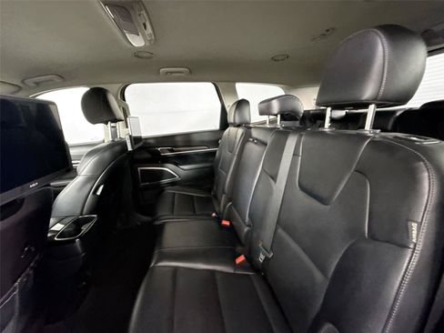 Used 2023 Kia Telluride LX FWD image 28