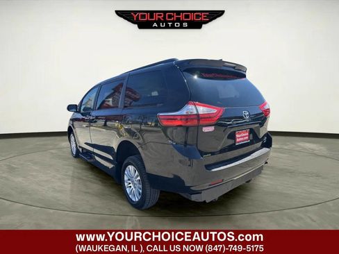 Used 2016 Toyota Sienna XLE image 4