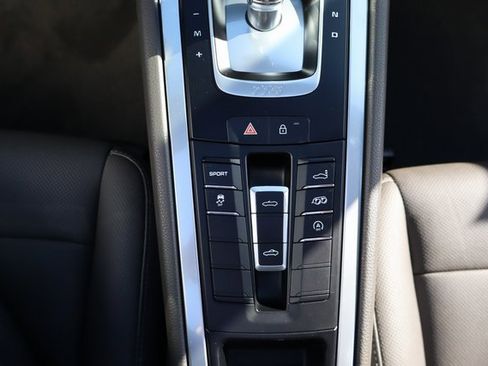 Used 2023 Porsche 718 Boxster image 40