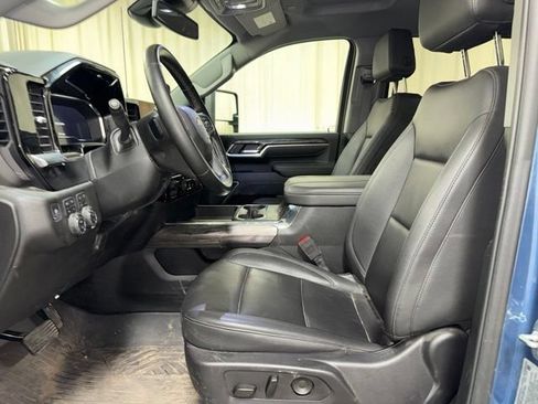 Used 2025 Chevrolet Silverado 3500 LTZ AWD/4WD image 18