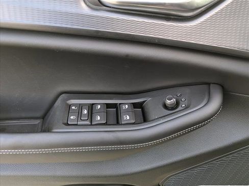 New 2025 Jeep Grand Cherokee Altitude image 10