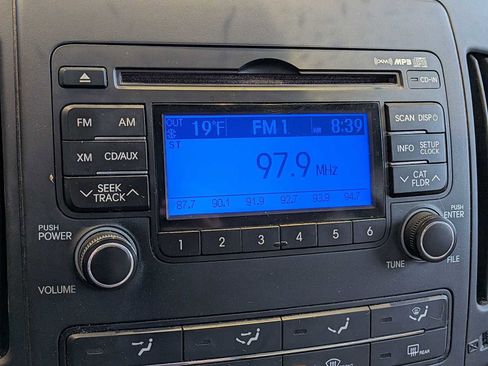 Used 2012 Hyundai Elantra GLS image 24