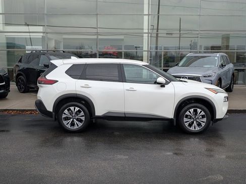 Used 2023 Nissan Rogue SV image 8