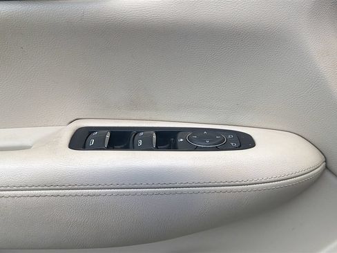 Used 2018 Cadillac XT5 FWD image 18