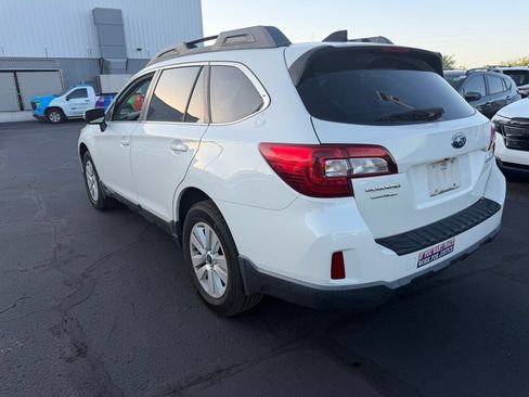 Used 2016 Subaru Outback 2.5i Premium AWD/4WD image 5
