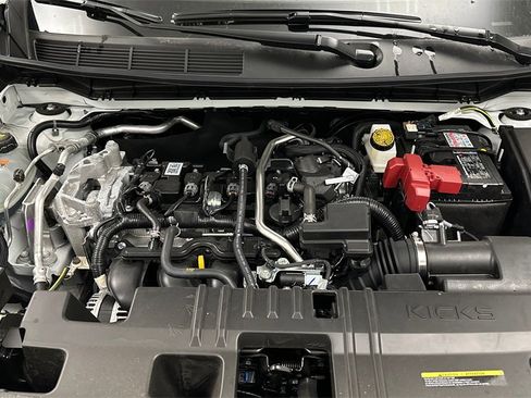 New 2025 Nissan Kicks SR w/ Illumination Package image 11