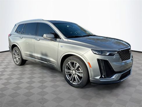 Used 2023 Cadillac XT6 Premium Luxury w/ Technology Package image 4