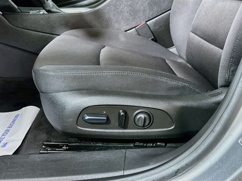 Used 2023 Chevrolet Malibu LT FWD image 18