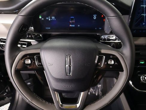 New 2026 Lincoln Corsair Premiere image 3