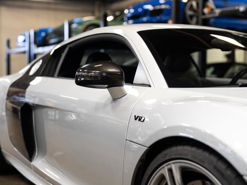 Used 2011 Audi R8 V10 image 22