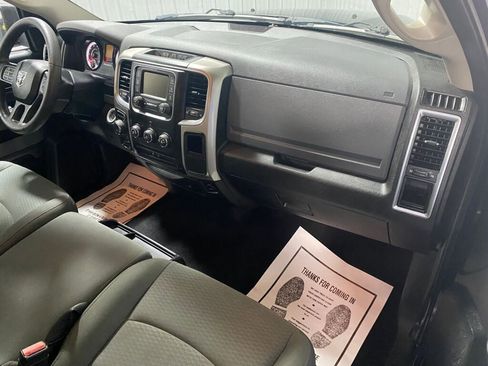 Used 2019 RAM 1500 Classic SLT image 3