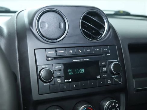 Used 2014 Jeep Patriot High Altitude FWD image 26