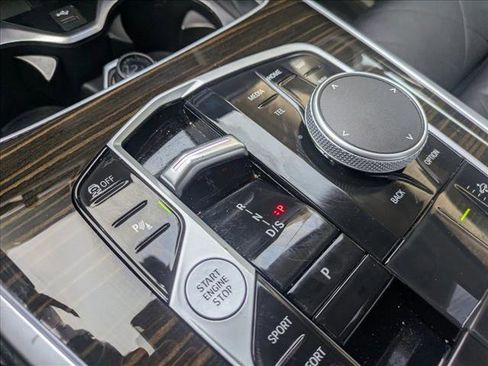 Used 2023 BMW X7 xDrive40i image 12