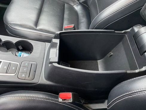 Used 2022 Ford Escape Titanium image 14