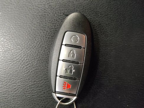 Used 2018 Nissan Pathfinder SV FWD image 32