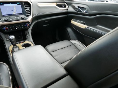 Used 2019 GMC Acadia Denali w/ Technology Package AWD/4WD image 18