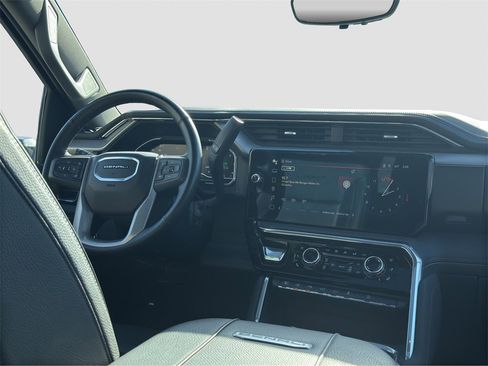 Used 2025 GMC Sierra 3500 Denali w/ Denali Reserve Package image 19