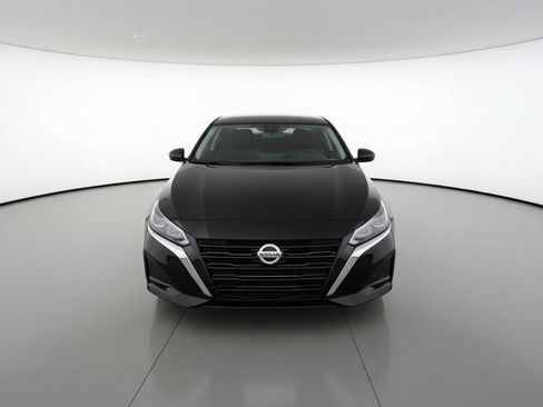 Used 2025 Nissan Altima 2.5 SV FWD image 2