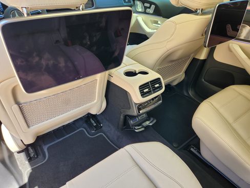 New 2026 Mercedes-Benz GLS 580 4MATIC image 31