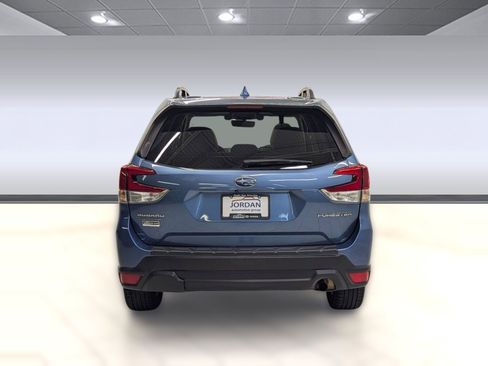 Used 2020 Subaru Forester Premium image 8