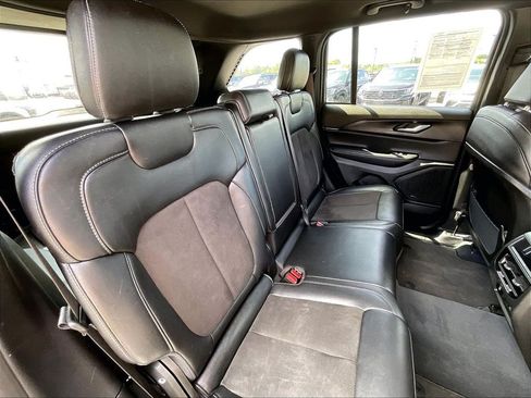 Used 2023 Jeep Grand Cherokee Altitude AWD/4WD image 15