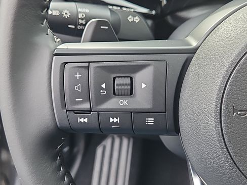 New 2025 Nissan Pathfinder SV w/ SV Premium Package image 15