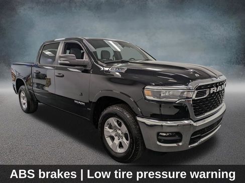 Used 2025 RAM 1500 Big Horn AWD/4WD image 3