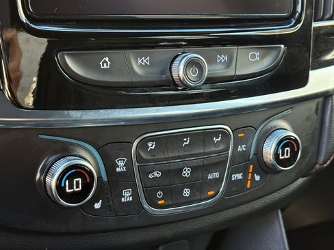 Used 2023 Chevrolet Traverse RS image 11