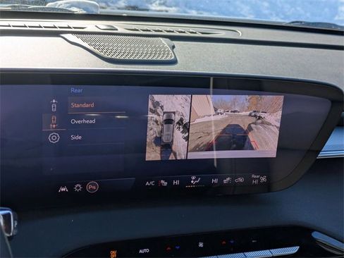 Used 2025 Buick Enclave Sport Touring image 21