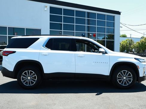 Used 2023 Chevrolet Traverse LT FWD image 4