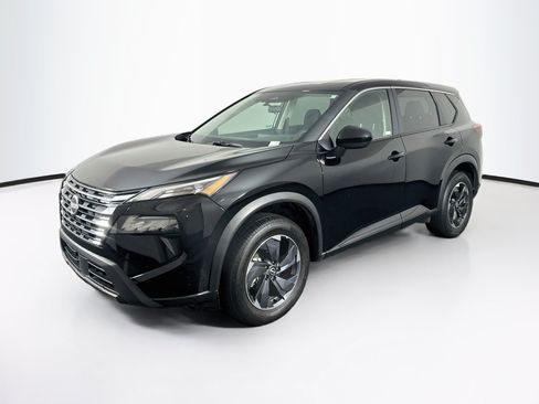 Used 2025 Nissan Rogue SV FWD image 3
