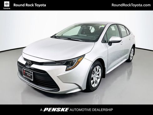 Used 2025 Toyota Corolla LE image 1