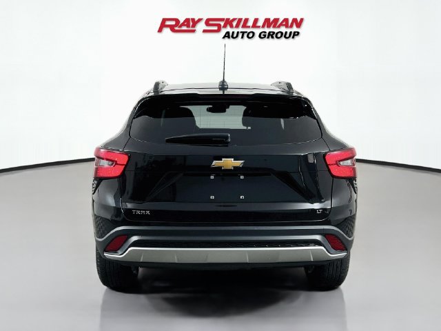 Used 2025 Chevrolet Trax LT FWD image 6