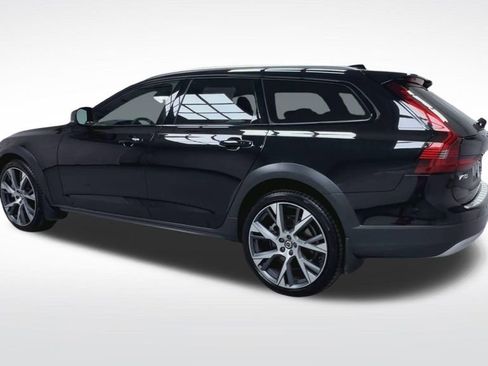 Used 2025 Volvo V90 B6 Cross Country Ultra w/ Climate Package AWD/4WD image 6
