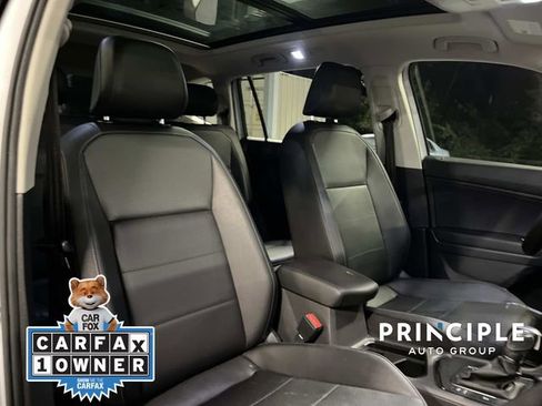 Used 2019 Volkswagen Tiguan SEL image 32
