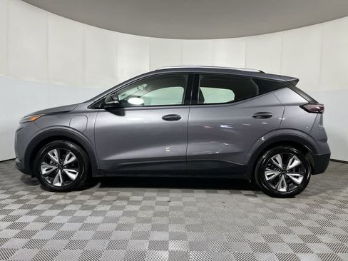 Used 2023 Chevrolet Bolt EUV LT w/ Convenience Package FWD image 5