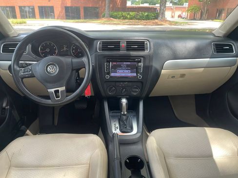 Used 2013 Volkswagen Jetta SE FWD image 15